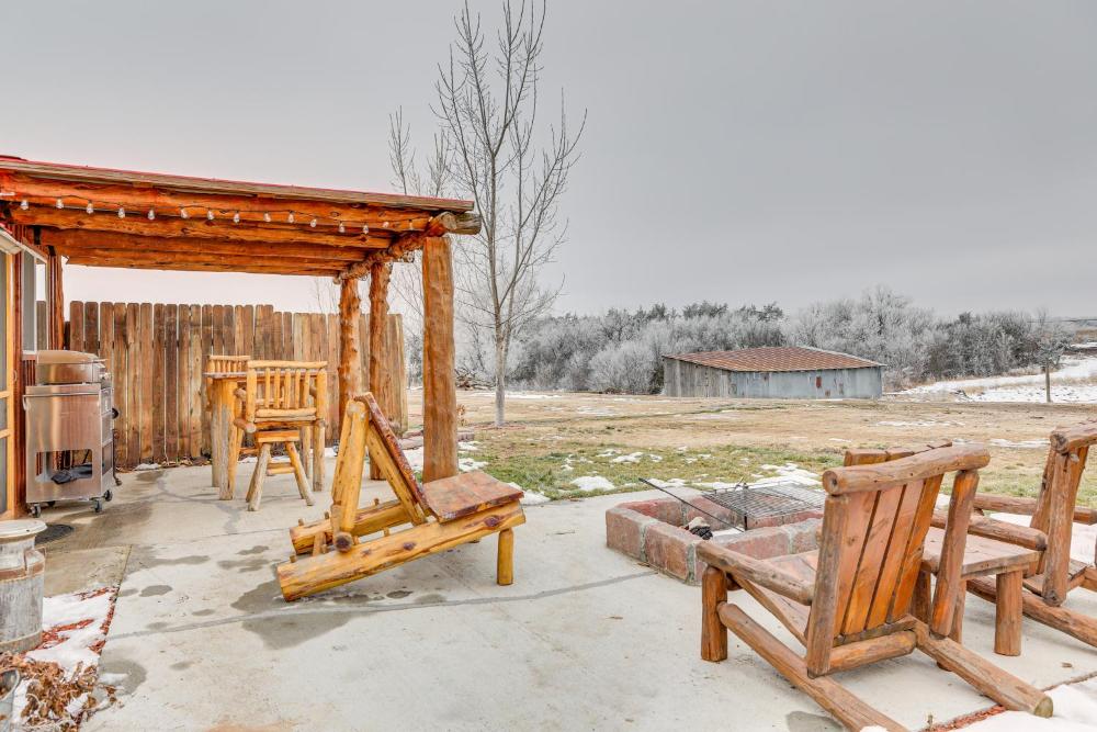 Glenvil Cabin with Gas Grill Steps to Dock and Pond!